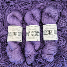 Load image into Gallery viewer, &#39;Fluorite&#39; Semi Solid 100g Skein
