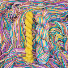 Load image into Gallery viewer, &#39;Paisley&#39; Self Striping Sock Sets
